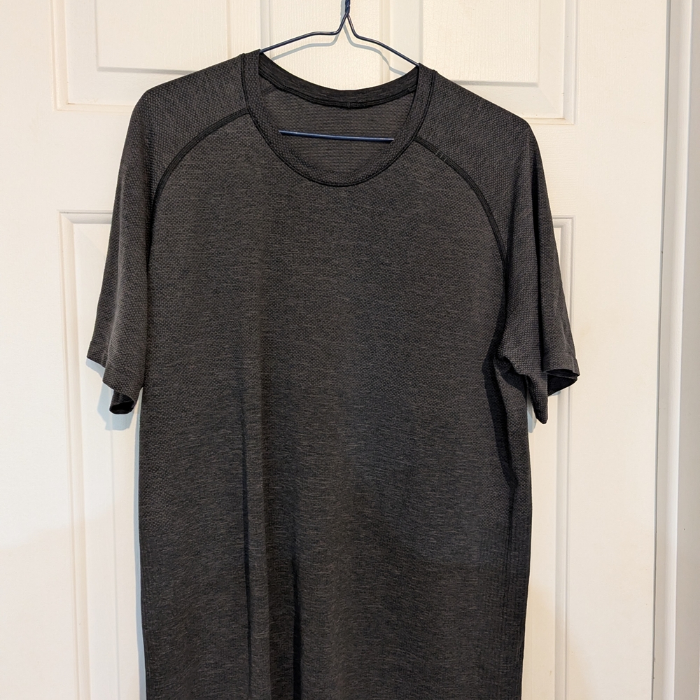 Lululemon Men's Graphite Grey/Black Metal Vent Tech T-Shirt L